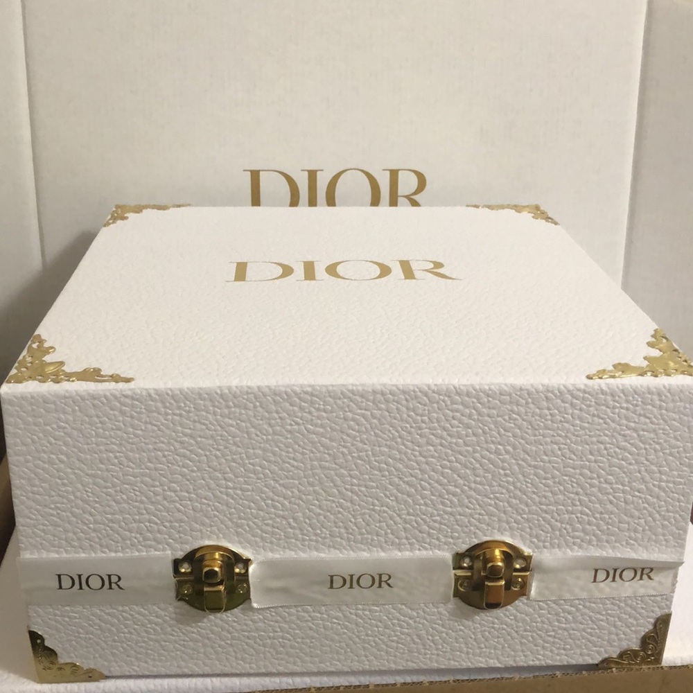 Dior Paper Trunk Box - Picture 5 of 11